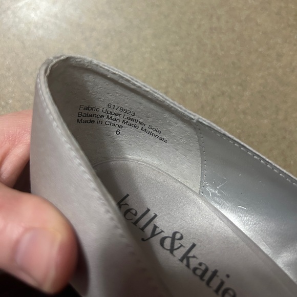 Kelly And Katie Heels Women’s Size 6 Silver Ruffle Kk Dahlia - Picture 6 of 9